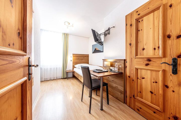 Room 18 of 52