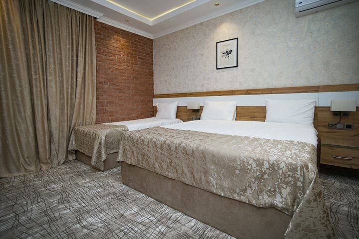 Room 8 of 38