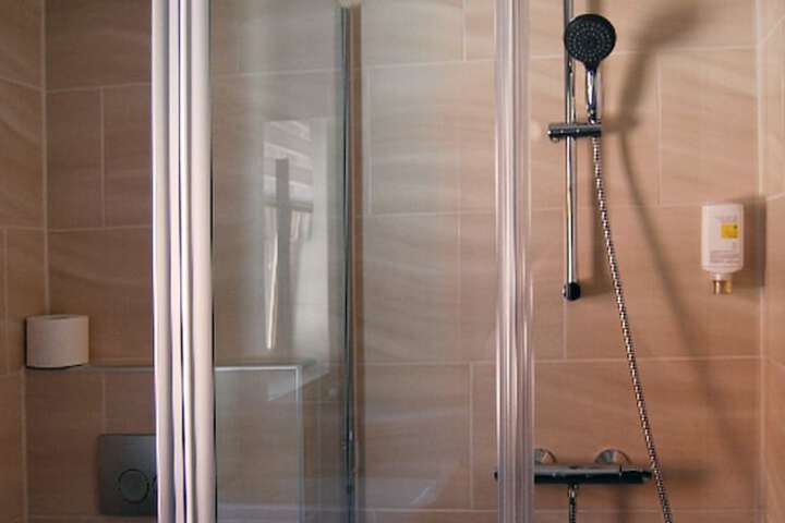 Room 15 of 25