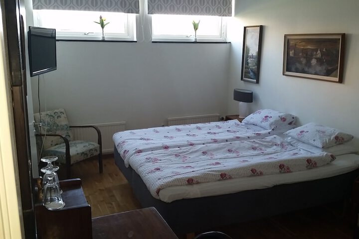 Room 15 of 33