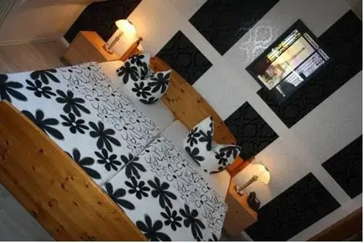 Room 12 of 21