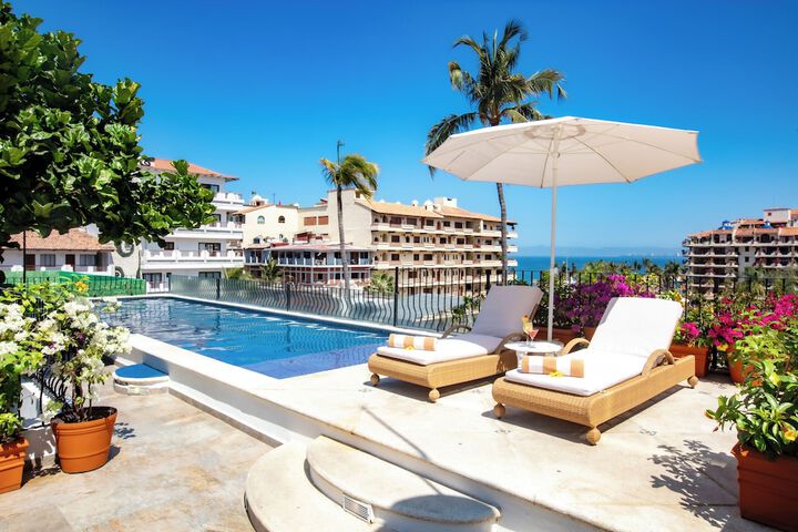 Pool Hotel