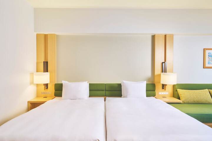 Room 10 of 125