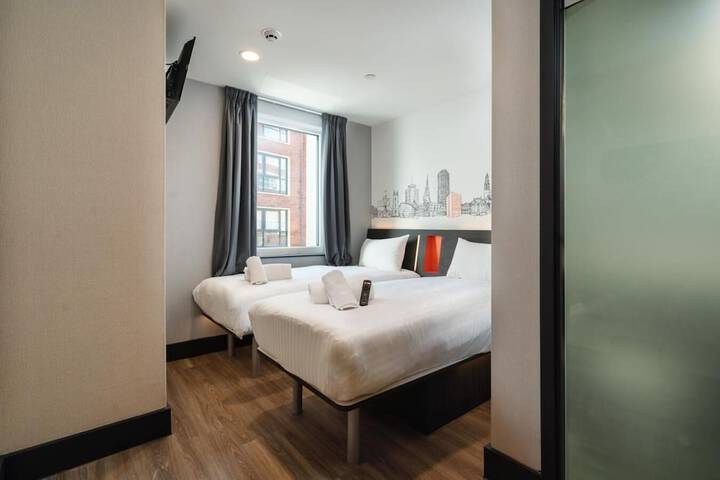 Room 30 of 52