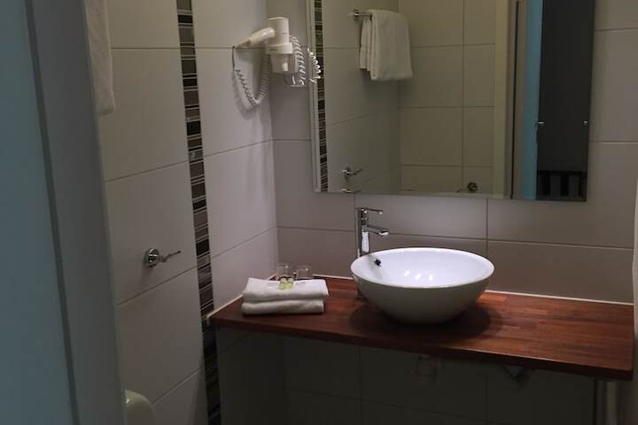 Room 30 of 62