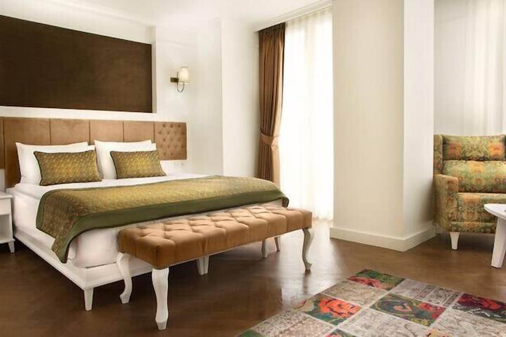 Room 12 of 35