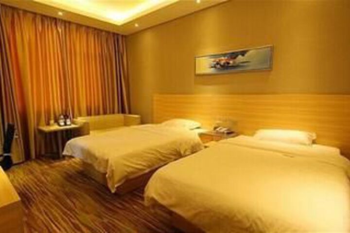 Room 34 of 83