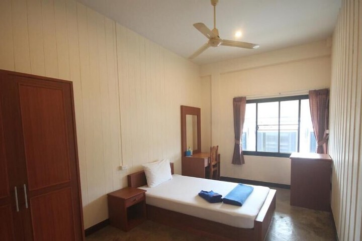 Room 18 of 50