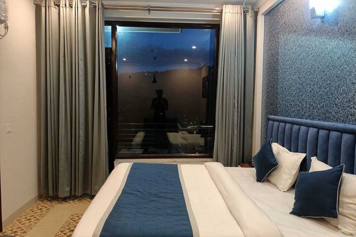 Room 3 of 31