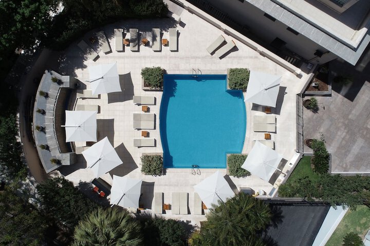 Hotel Pool