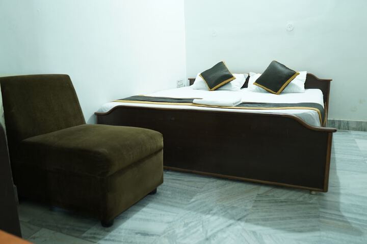 Room 3 of 15