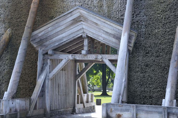 Hotel Entry