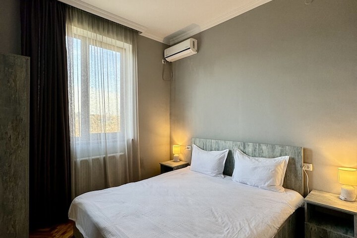 Room 8 of 26