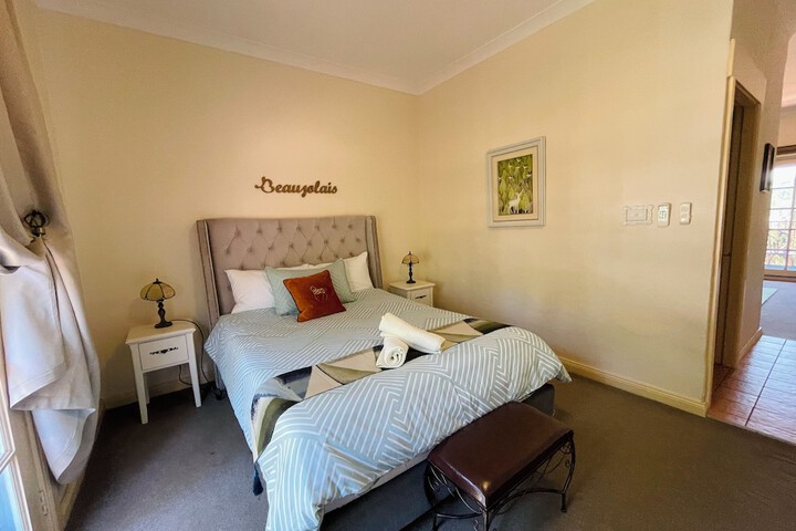 Room 6 of 214