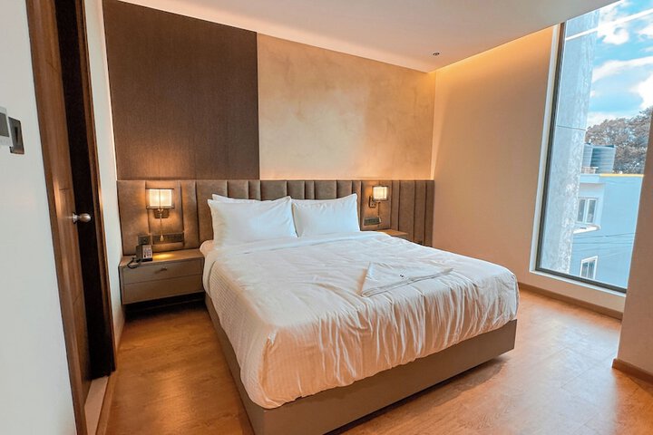 Room 32 of 101