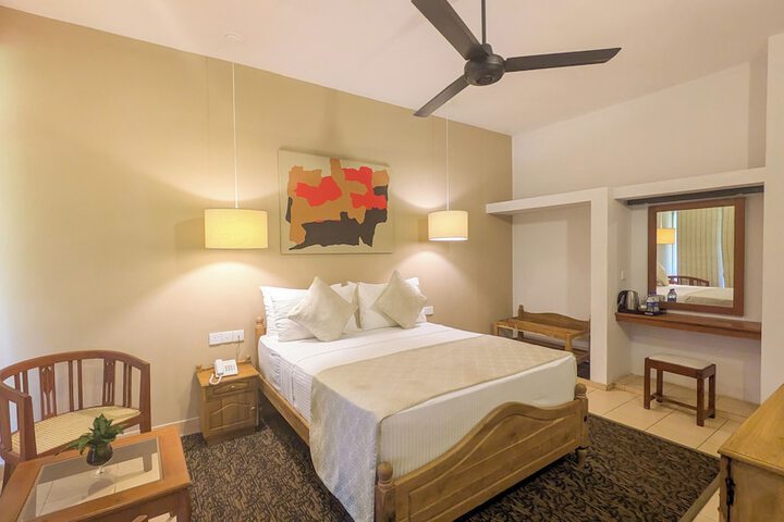 Room 4 of 18