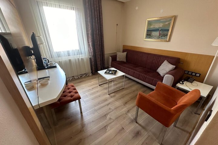 Room 10 of 46