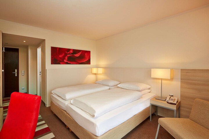 Room 8 of 47