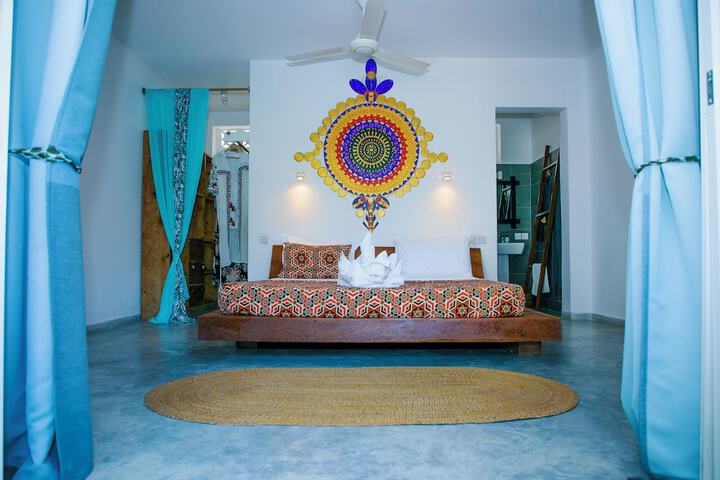 Room 8 of 36