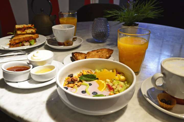 Dining 55 of 72
