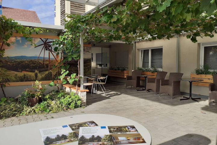 Terrace/Patio 19 of 61