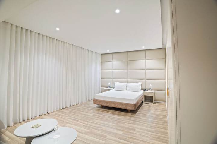 Room 22 of 62