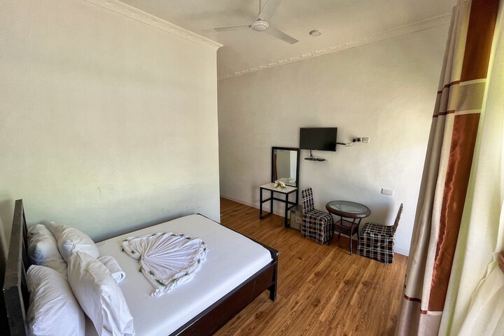 Room 3 of 46