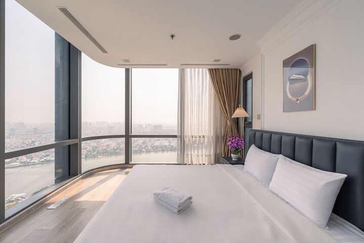 Room 54 of 243
