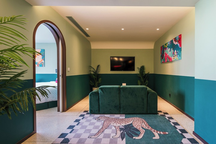 Room 30 of 135