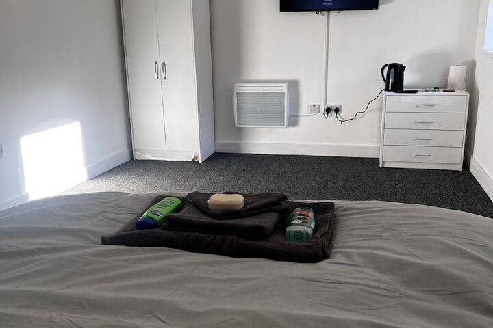 Room 4 of 14