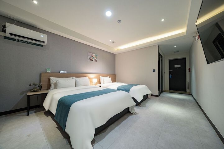 Room 38 of 85