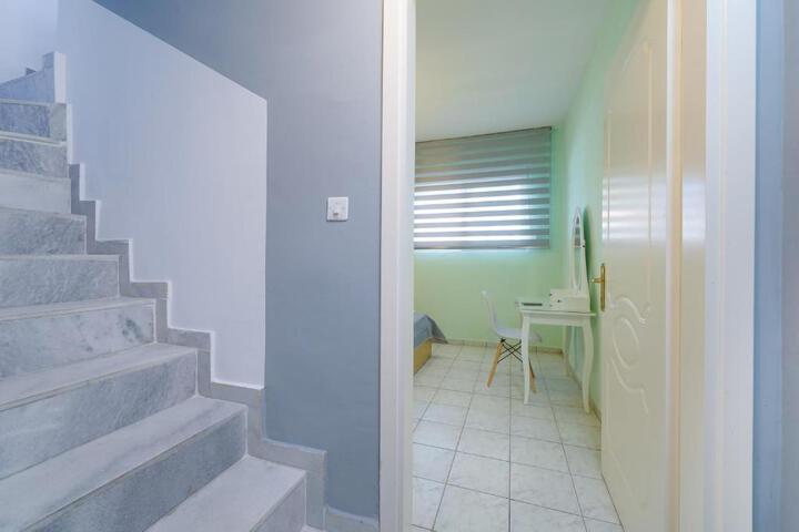 Room 13 of 21
