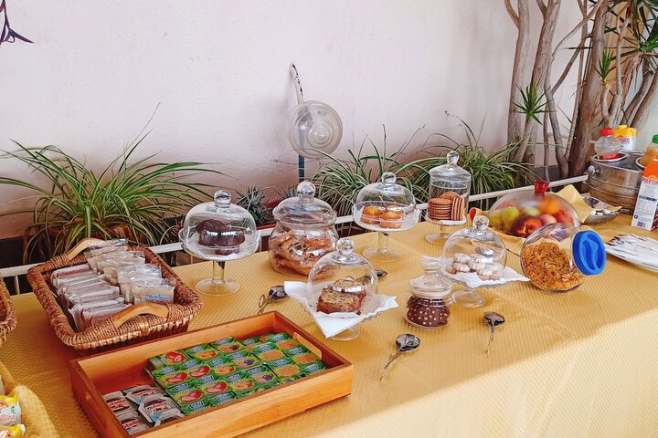 Breakfast/Coffee Service 162 of 204