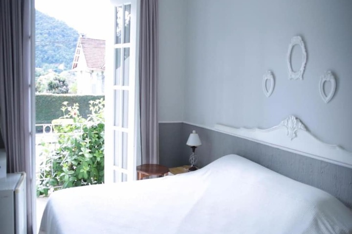 Room 10 of 49