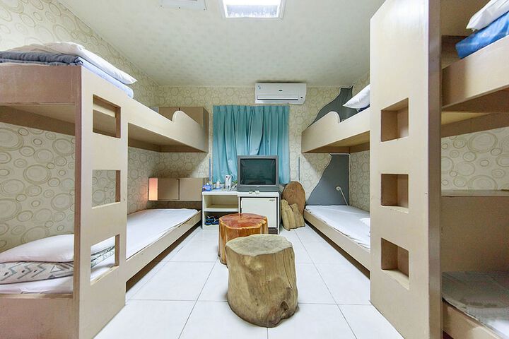Room 50 of 68