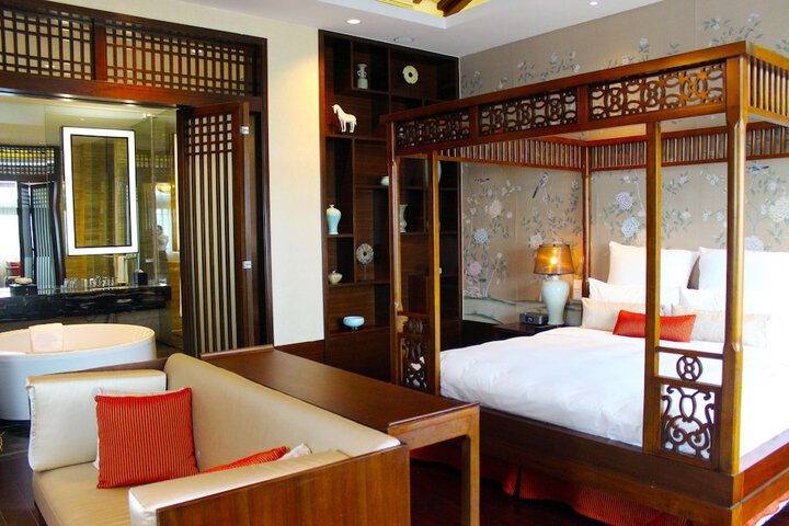 Room 19 of 85