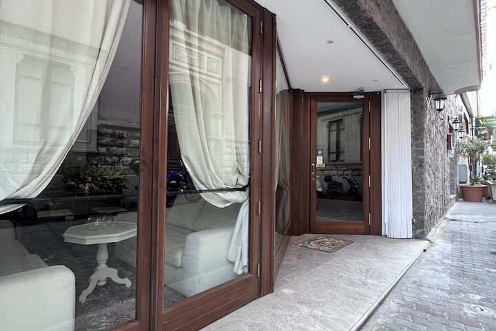 Hotel 74 of 78