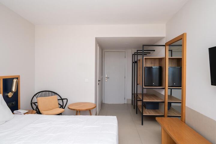 Room 15 of 126