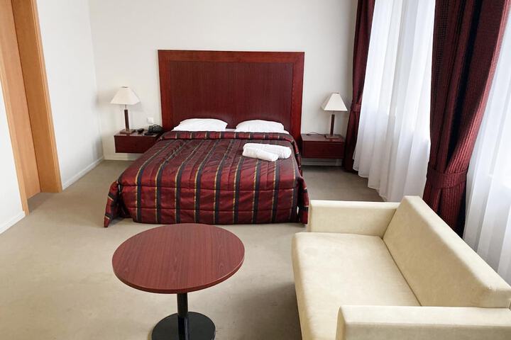 Room 17 of 54