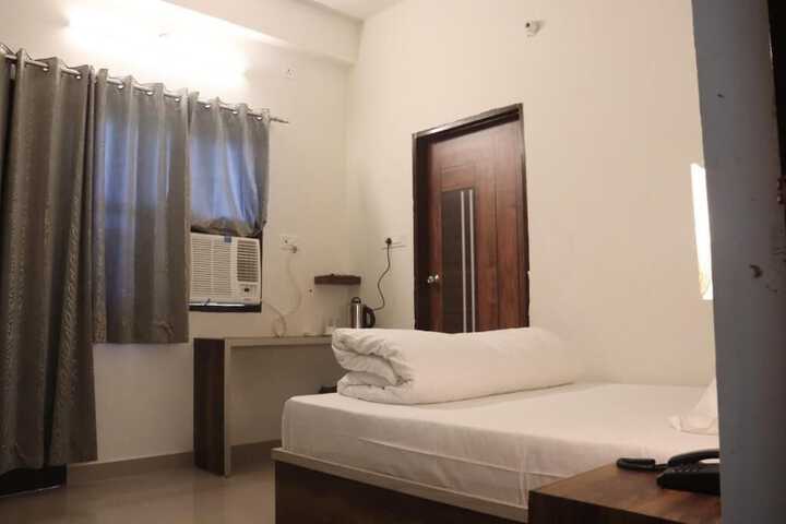 Room 3 of 54