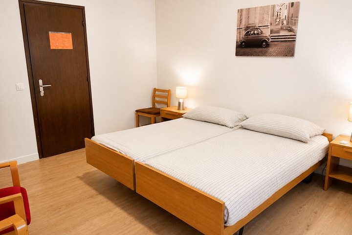 Room 16 of 31