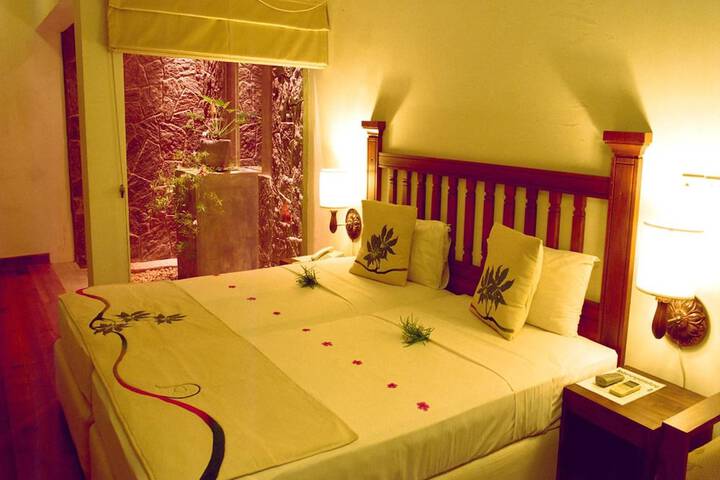 Room 18 of 53