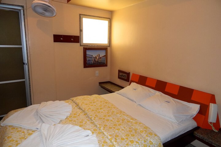 Room 9 of 28