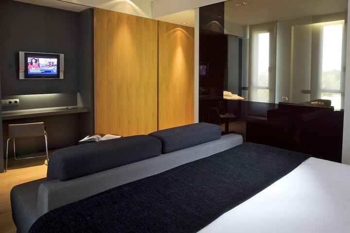 Room 30 of 58