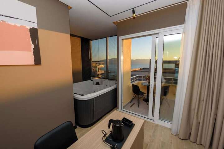 Room 28 of 50