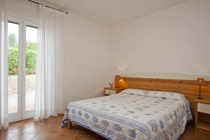 Room 3 of 32