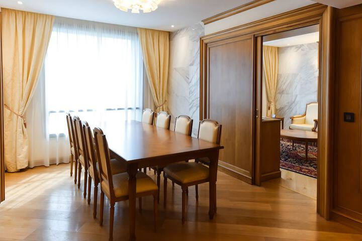 Room 34 of 100