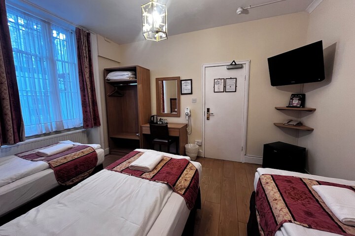 Room 34 of 81