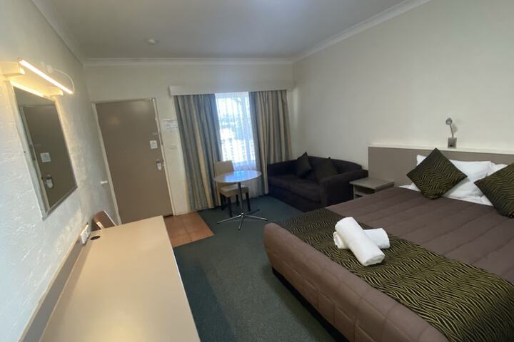 Room 4 of 54