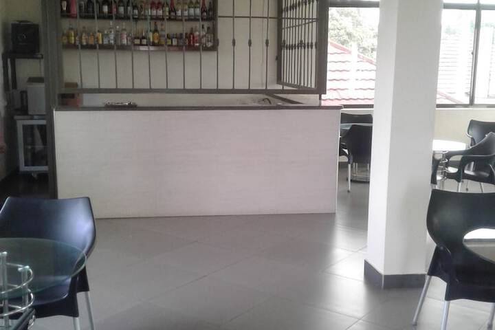 Lounge 42 of 50